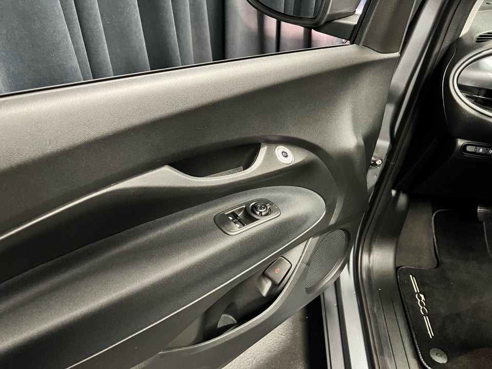 Fiat 500e 42 Icon Cabrio 2d