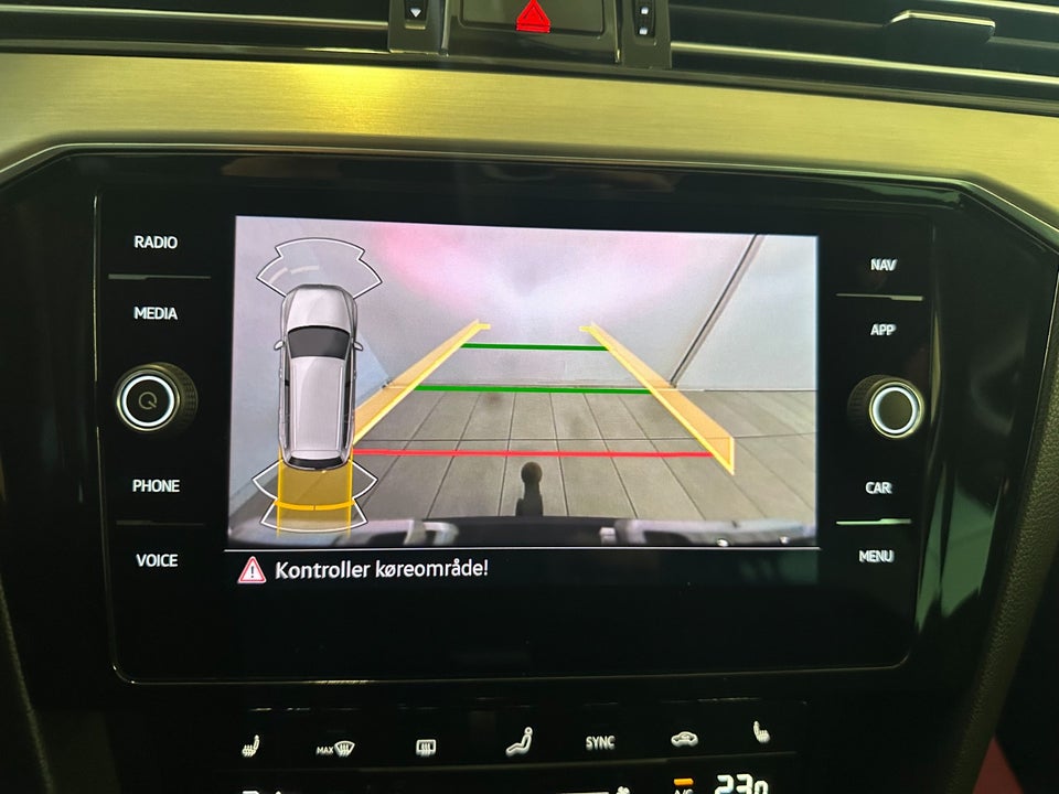 VW Passat 2,0 TDi 150 Elegance+ Variant DSG 5d