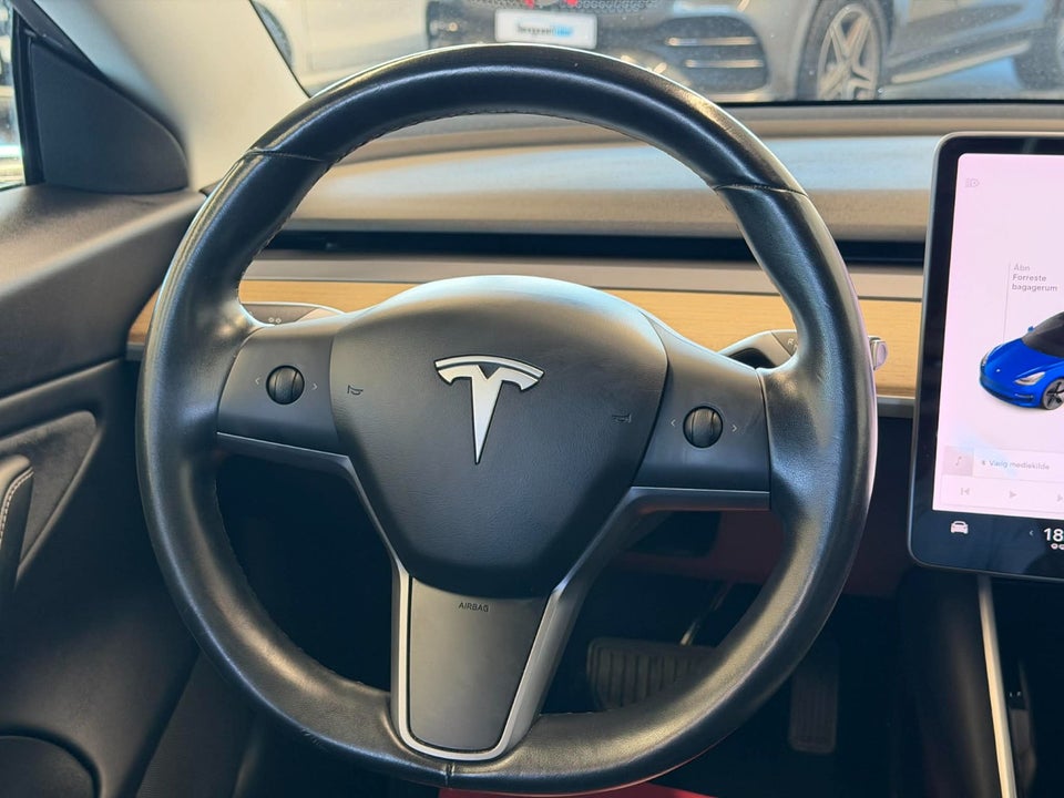 Tesla Model 3 Long Range AWD 4d