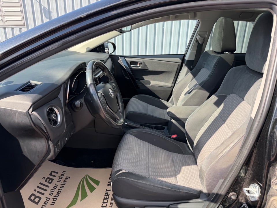 Toyota Auris 1,8 Hybrid H2 Selected Touring Sports CVT 5d