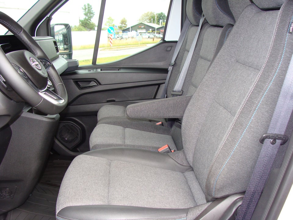 Nissan Interstar 2,0 dCi 170 L2H2 Tekna aut. Van