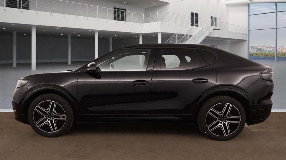 Ford Capri 77 Premium Extended Range 5d