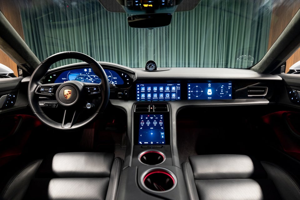 Porsche Taycan 4 Performance+ Cross Turismo 5d