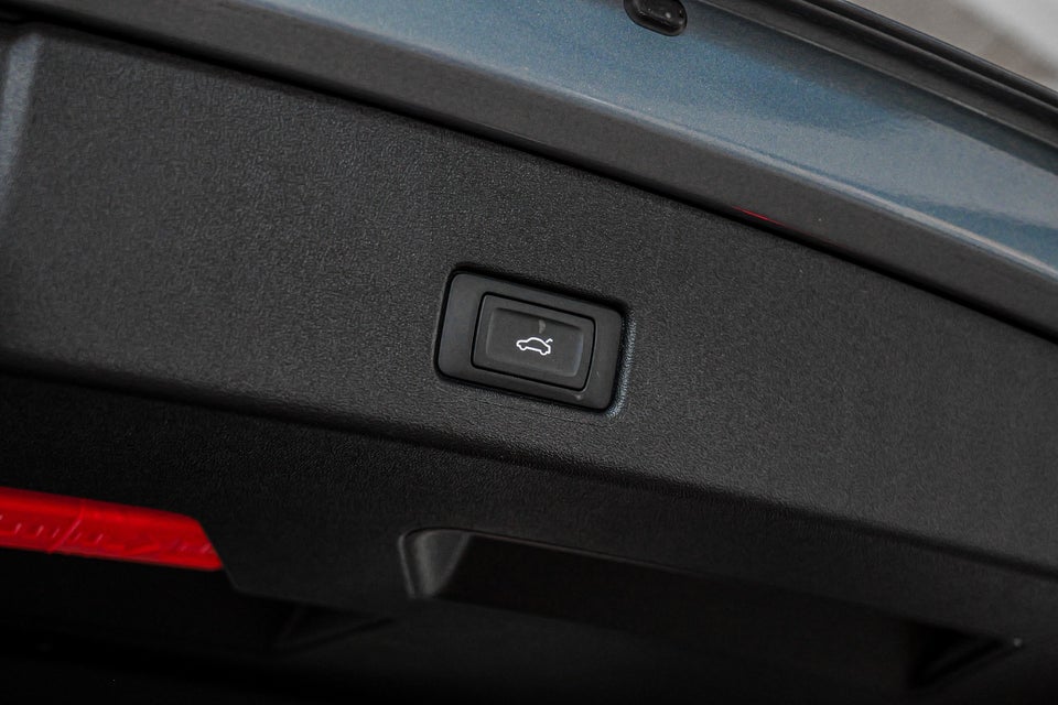 Audi Q4 e-tron 45 S-line quattro 5d