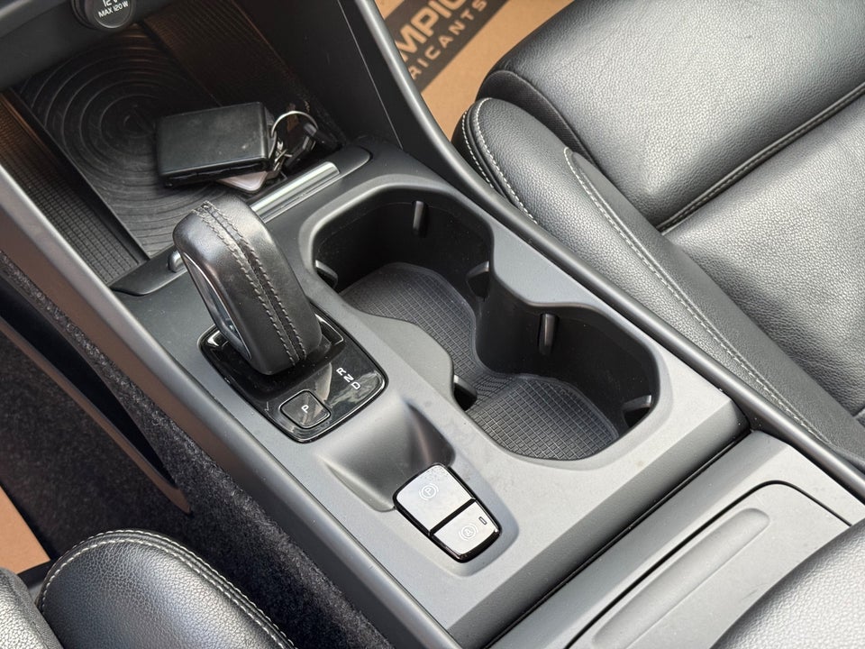 Volvo XC40 2,0 D4 190 Momentum aut. AWD 5d