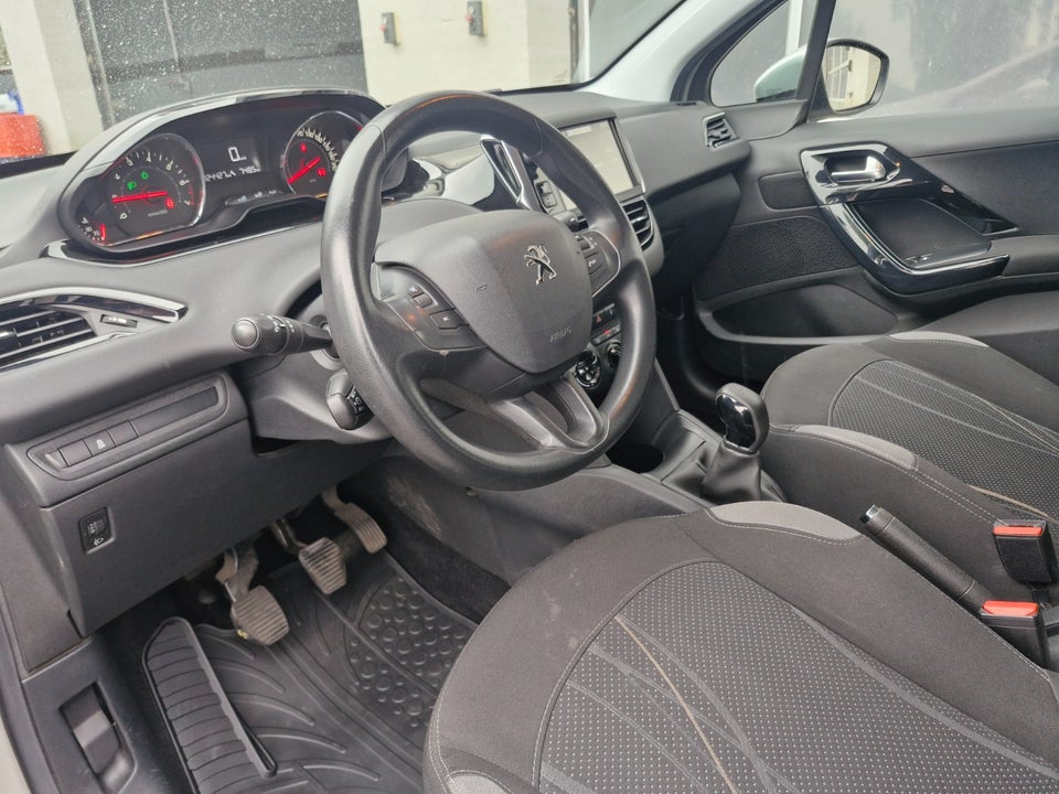 Peugeot 208 1,2 VTi Active 5d