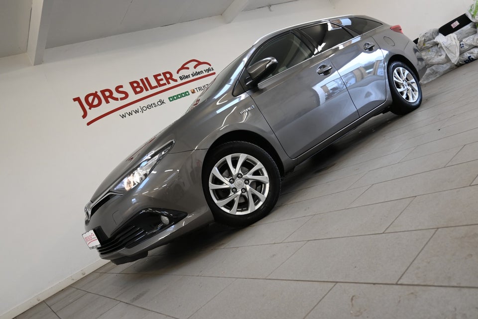 Toyota Auris 1,8 Hybrid H2 Comfort Touring Sports CVT 5d