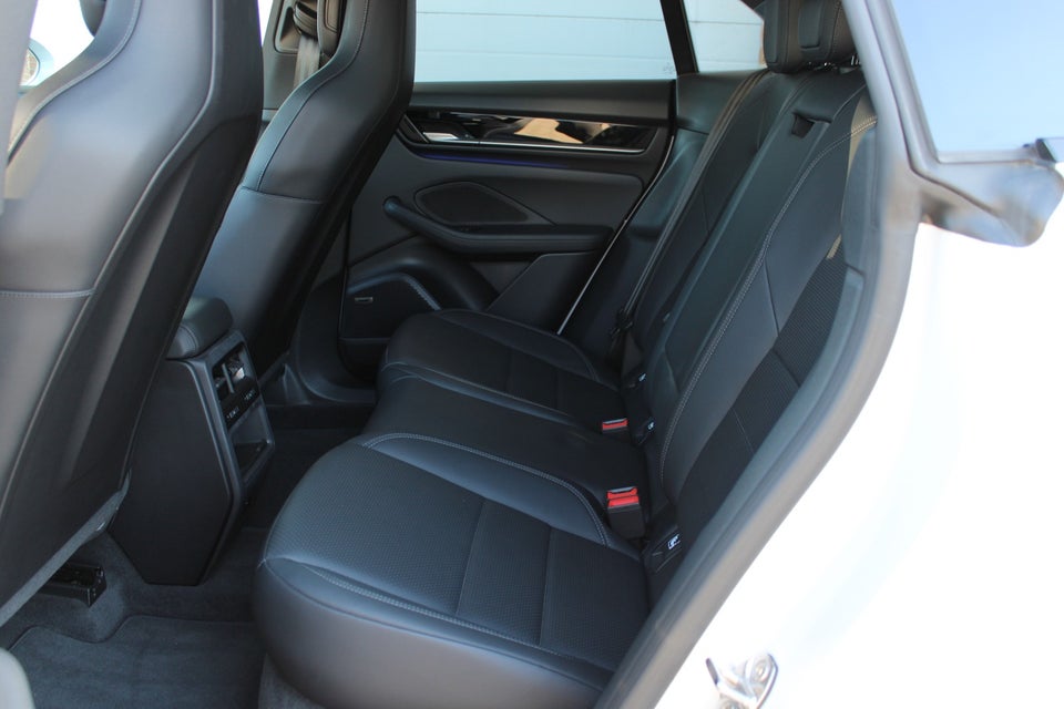 Porsche Macan 4 5d