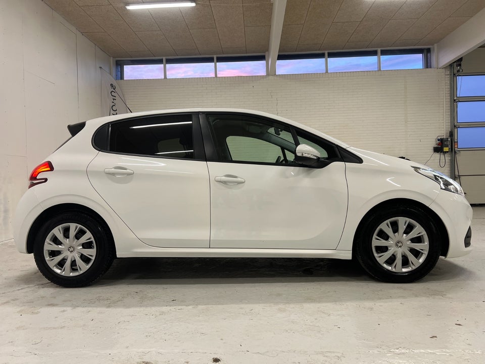 Peugeot 208 1,6 BlueHDi 100 Active 5d