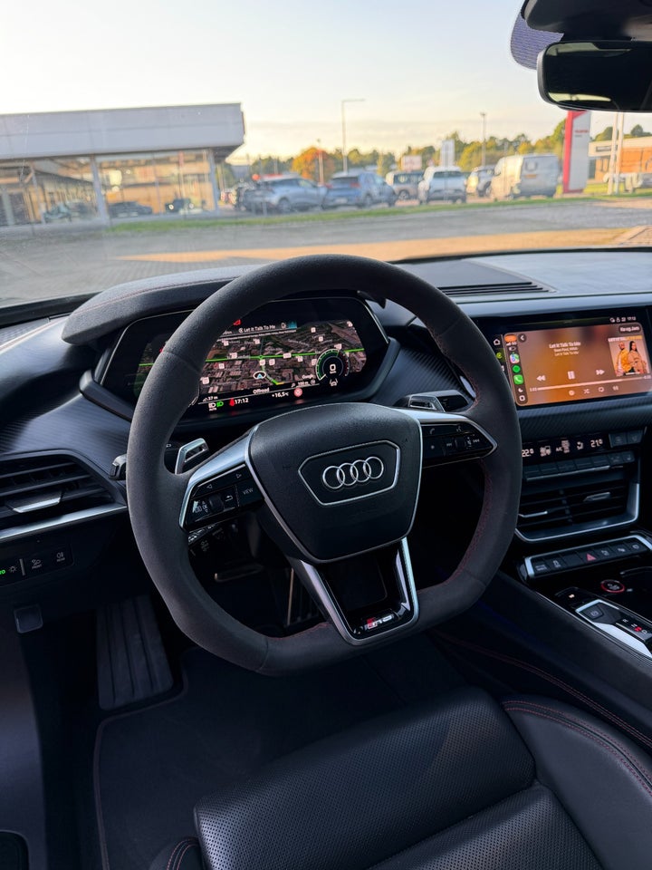 Audi RS e-tron GT quattro 4d