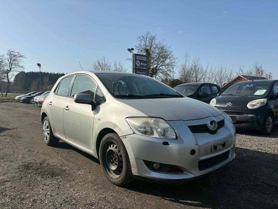 Toyota Auris 1,4 D-4D Luna 5d