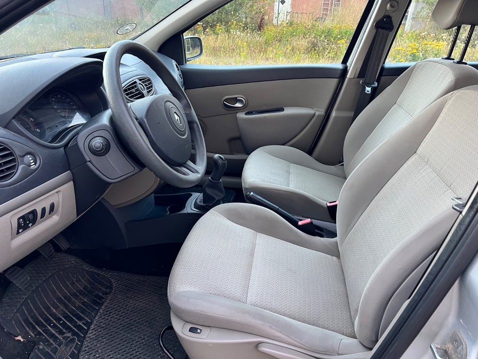 Renault Clio III 1,5 dCi 68 Authentique 5d