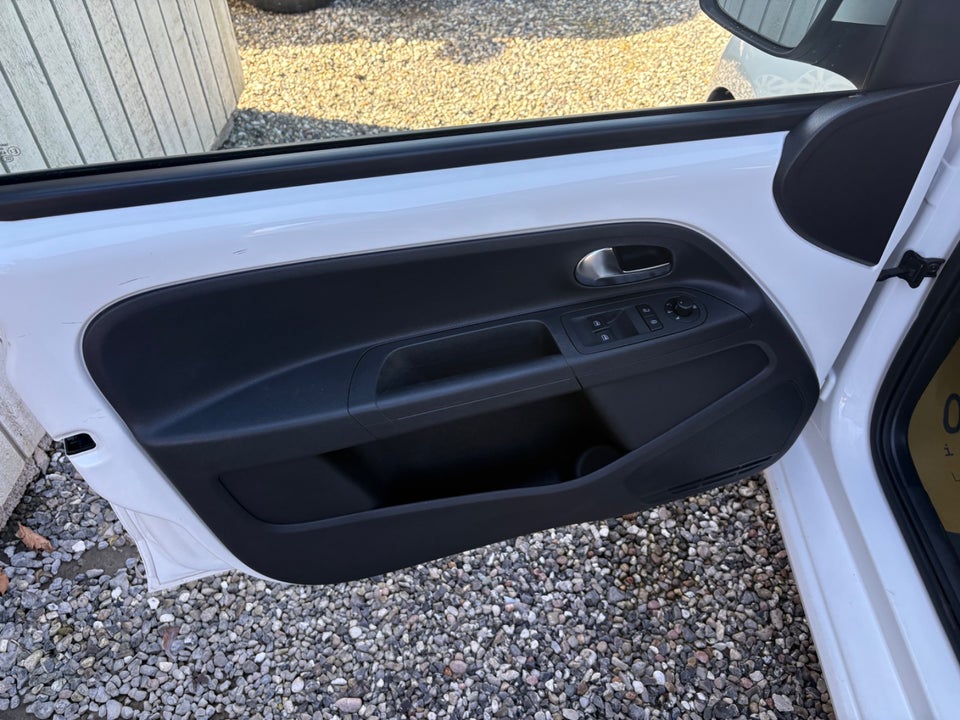 VW Up! 1,0 75 High Up! BMT 5d