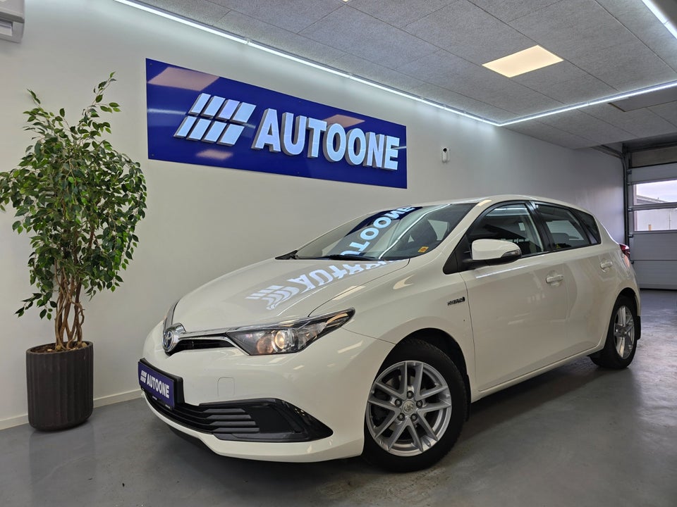 Toyota Auris 1,8 Hybrid H1 CVT 5d