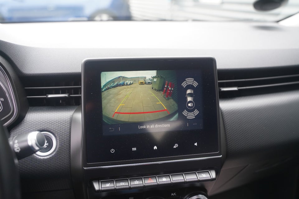 Renault Clio V 1,6 E-Tech Intens 5d