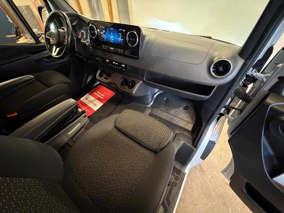 Mercedes Sprinter 319 2,0 CDi A2 Kassevogn aut. RWD