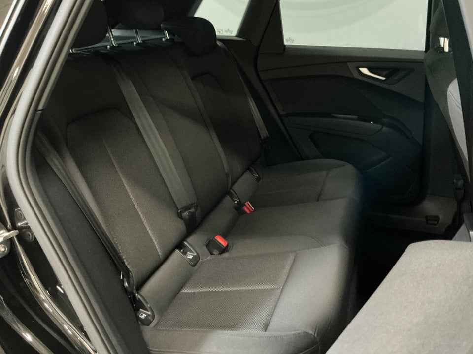 Audi Q4 e-tron 40 Advanced 5d