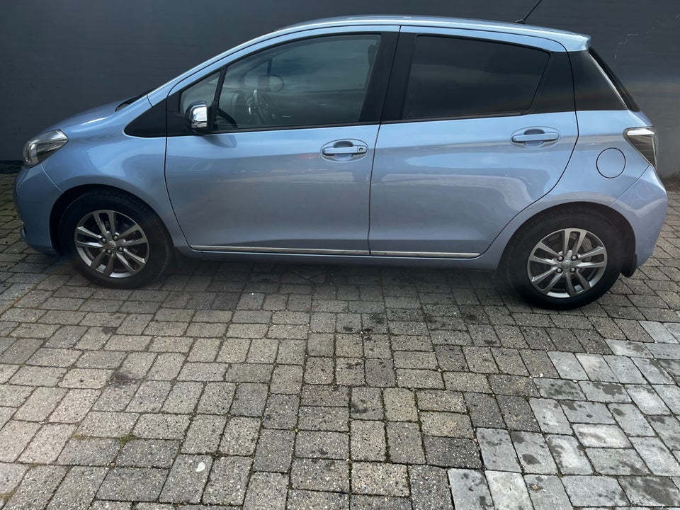 Toyota Yaris 1,3 VVT-i T2 5d