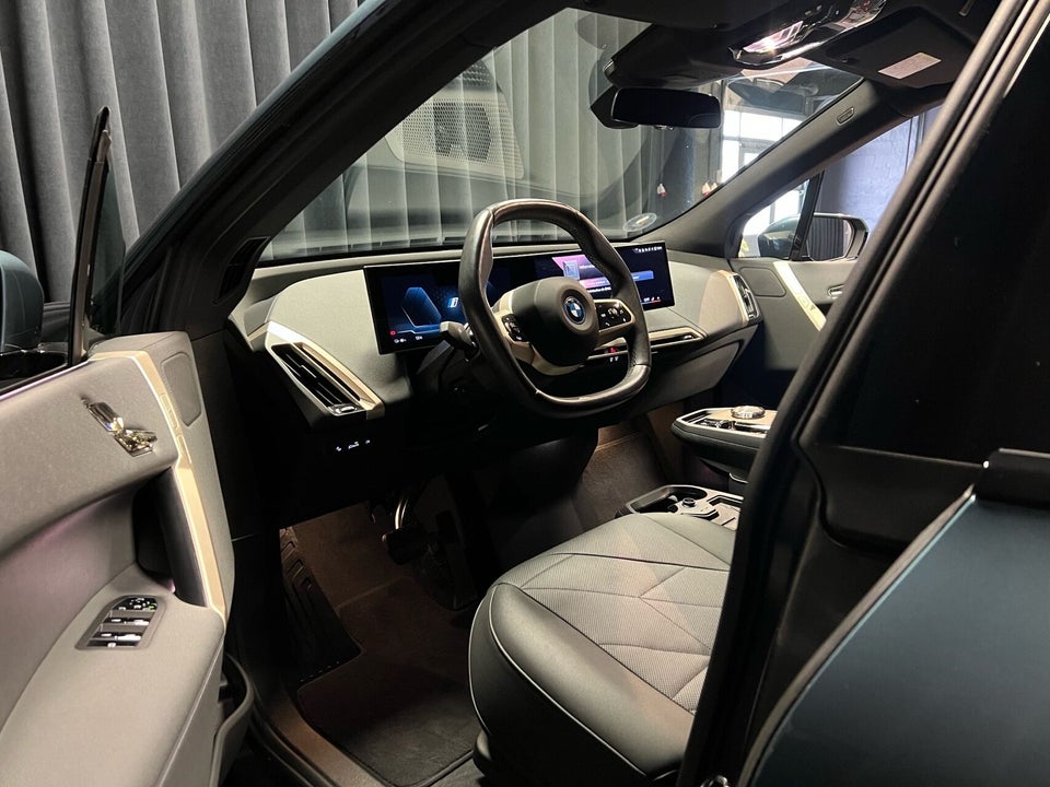 BMW iX xDrive40 Sport 5d