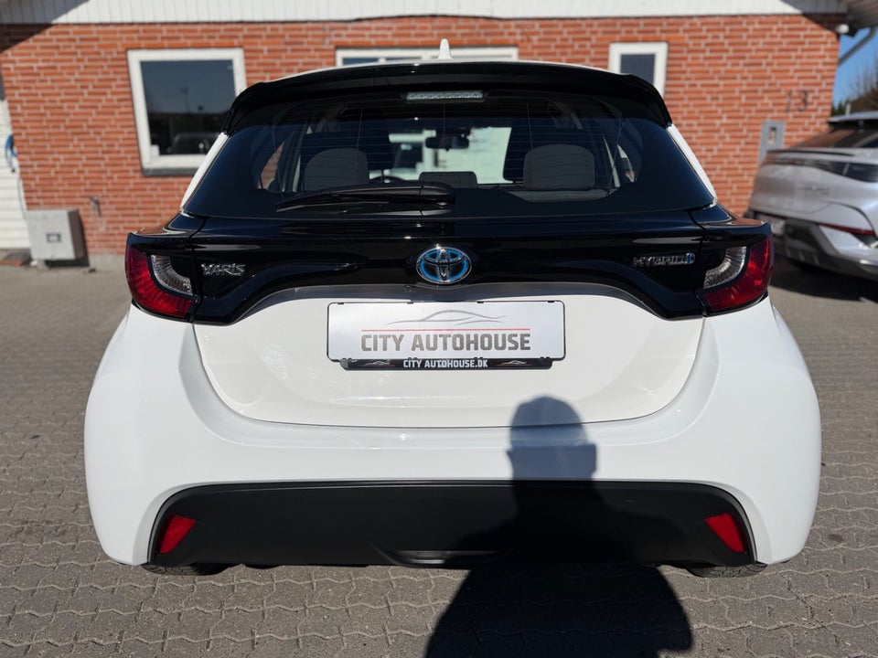 Toyota Yaris 1,5 Hybrid H3 e-CVT 5d