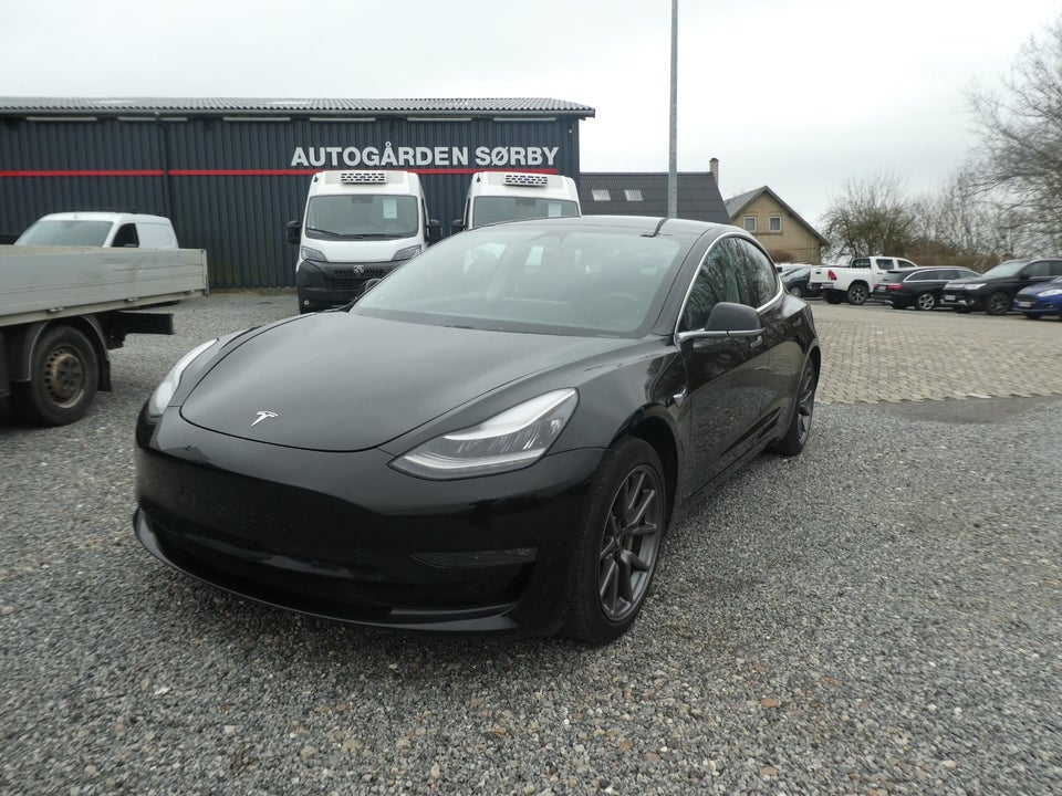 Tesla Model 3 Standard Range+ RWD 4d