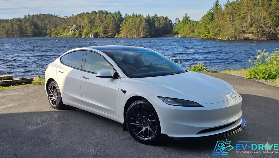 Tesla Model 3 Long Range RWD 4d