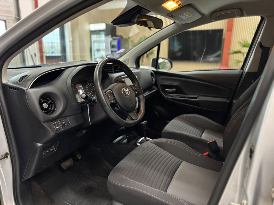 Toyota Yaris 1,5 Hybrid H3 Limited e-CVT 5d