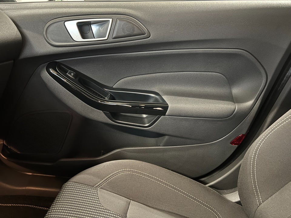 Ford Fiesta 1,0 SCTi 100 Titanium 5d