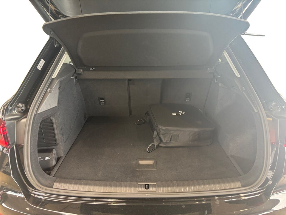 Audi Q3 45 TFSi e Attitude plus S-tr. 5d