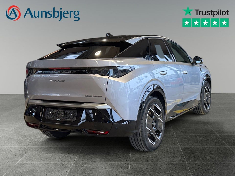 Peugeot e-3008 101 GT 5d