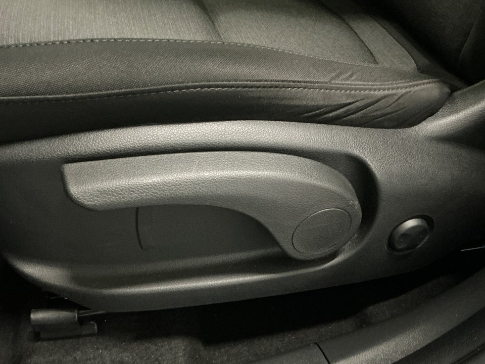 Hyundai Kona 39 EV Essential 5d