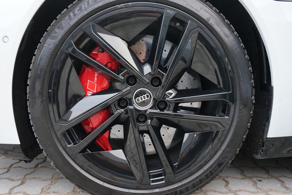 Audi RS e-tron GT quattro 4d