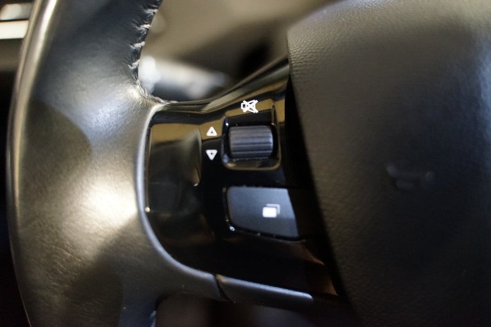 Peugeot 308 1,5 BlueHDi 130 Allure Grand Van 5d