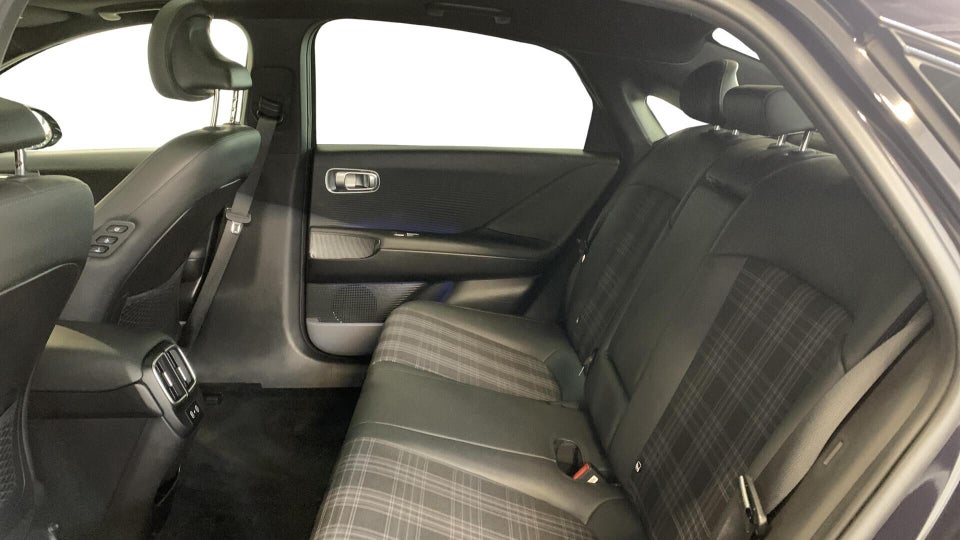 Hyundai Ioniq 6 77 First Edition AWD 4d