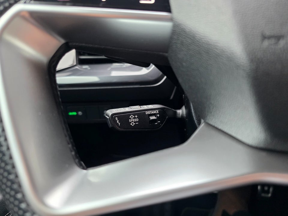 Audi Q4 e-tron 40 S-line 5d