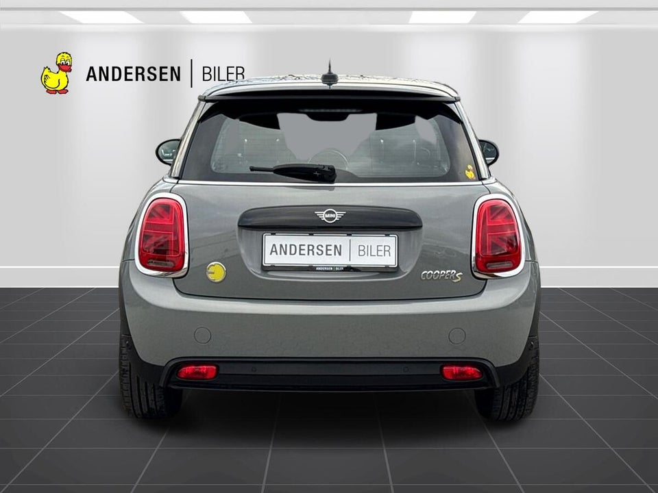 MINI Cooper SE Essential 3d