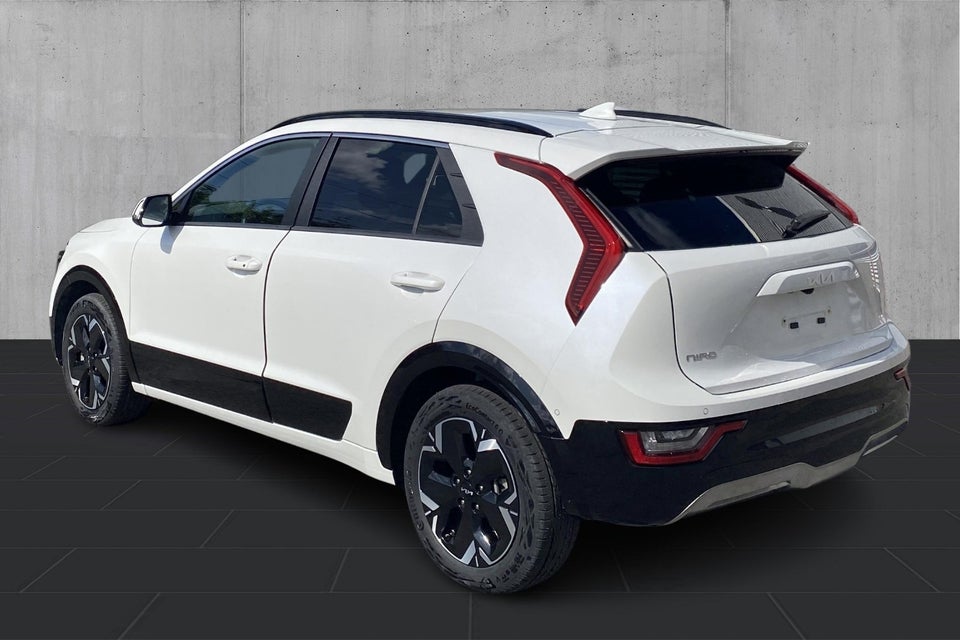 Kia Niro 64 EV Premium 5d