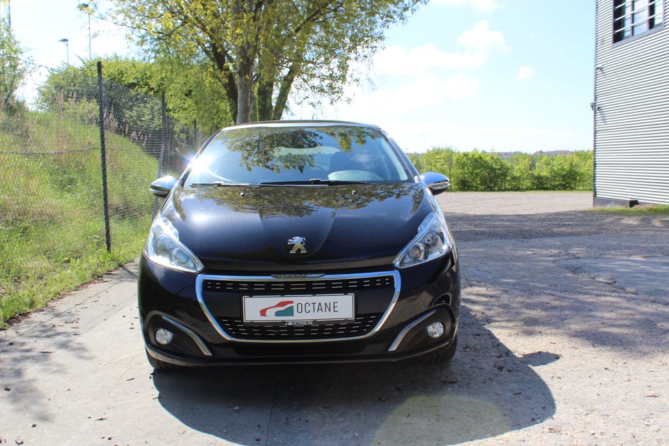 Peugeot 208 1,2 PureTech 82 Prestige 5d