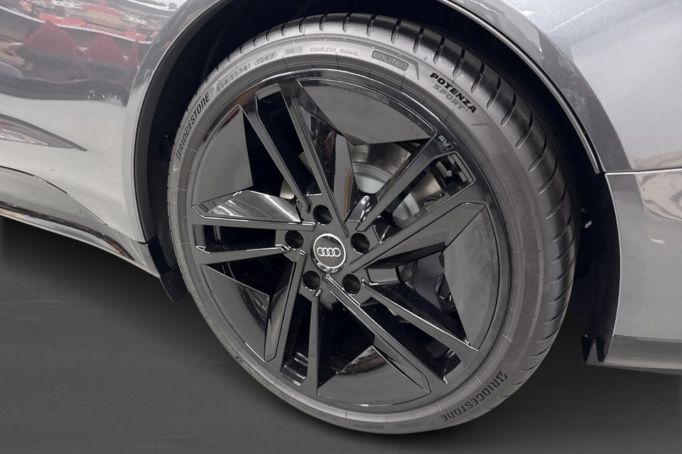 Audi e-tron GT quattro 4d