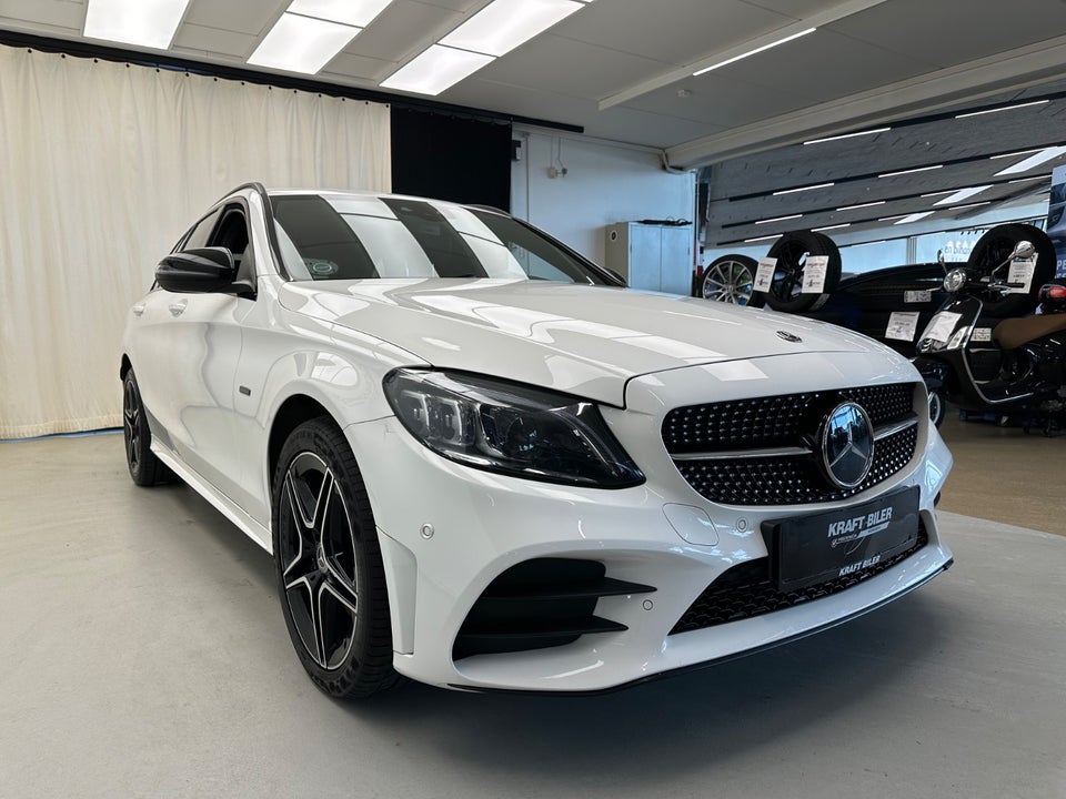 Mercedes C300 de 2,0 AMG Line stc. aut. 5d