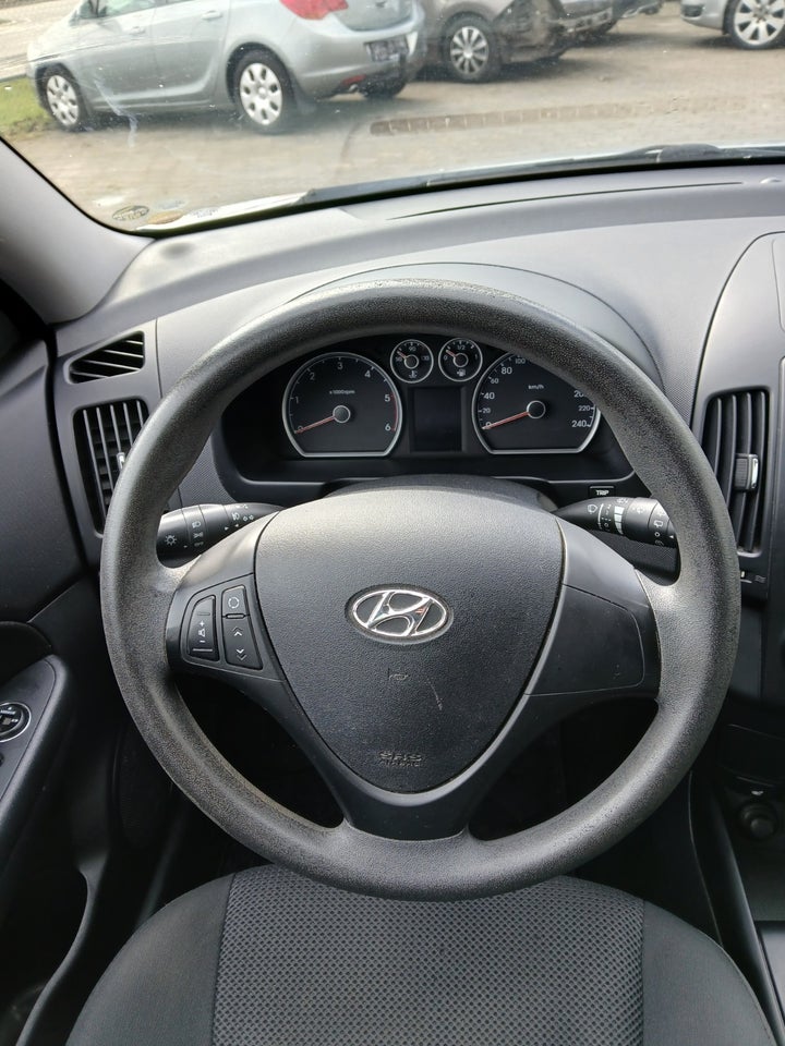 Hyundai i30 1,6 CRDi 90 Blue Drive CW 5d