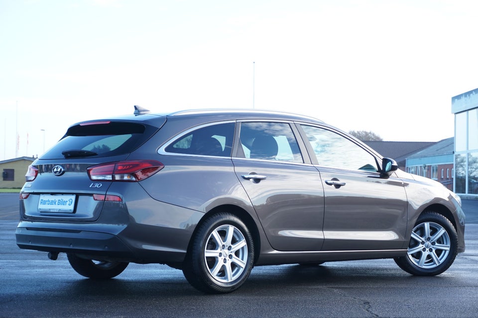 Hyundai i30 1,4 T-GDi Premium DCT 5d