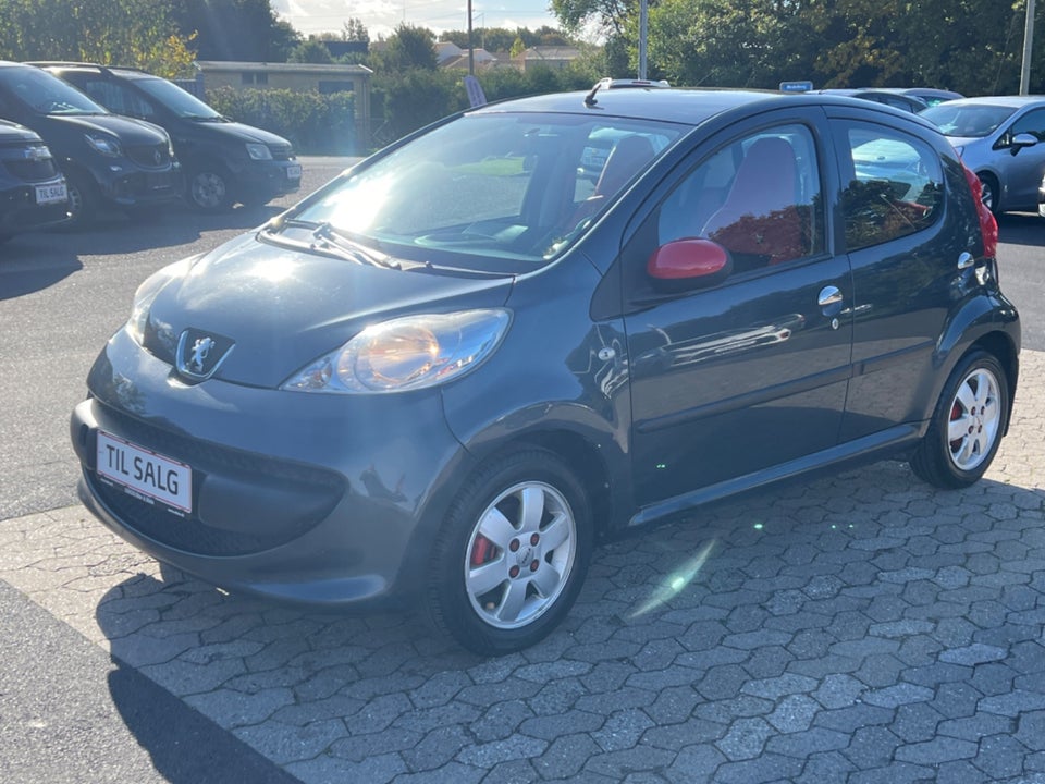 Peugeot 107 1,0 Urban 5d