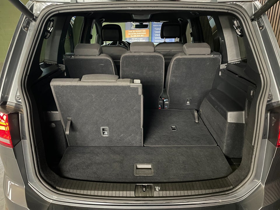 VW Touran 2,0 TDi 150 R-line DSG 7prs 5d