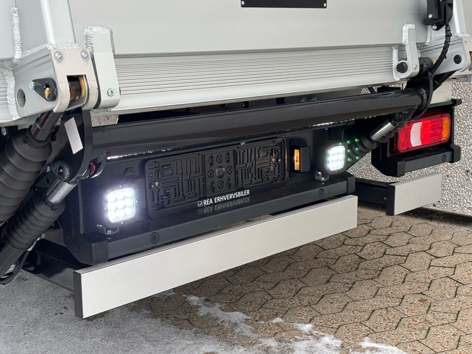 Iveco Daily 3,0 35S18 4100mm Box m/lift AG8