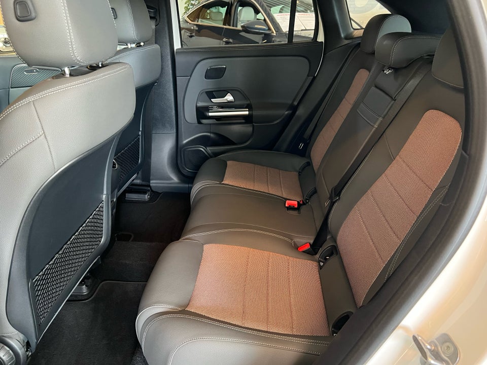 Mercedes EQA300 Electric Art 4Matic 5d