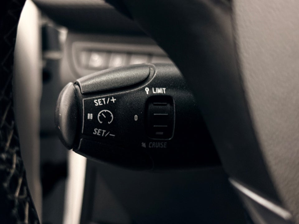 Peugeot 2008 1,6 BlueHDi 100 Allure 5d