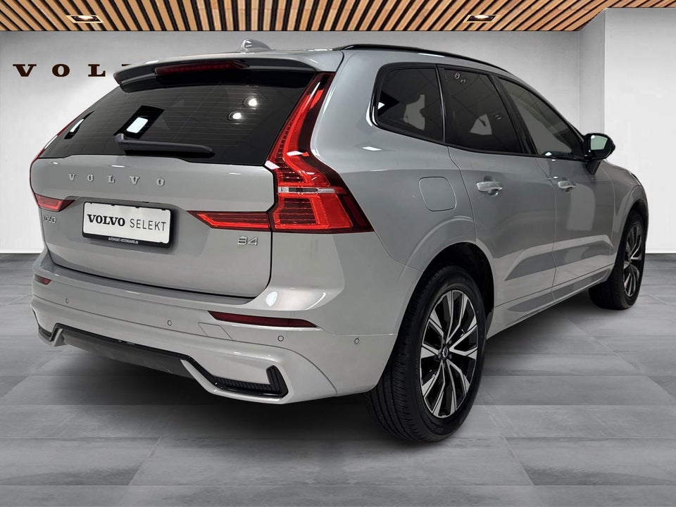 Volvo XC60 2,0 B4 197 Plus Dark aut. 5d