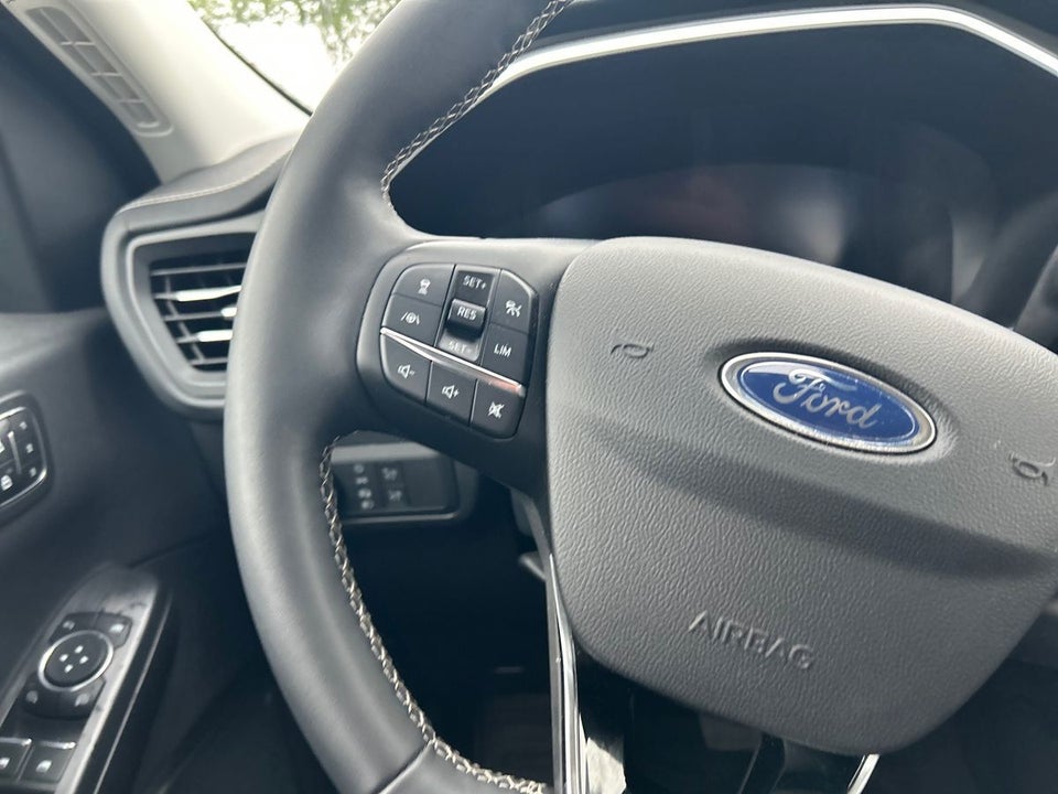 Ford Kuga 2,5 PHEV Vignale CVT 5d
