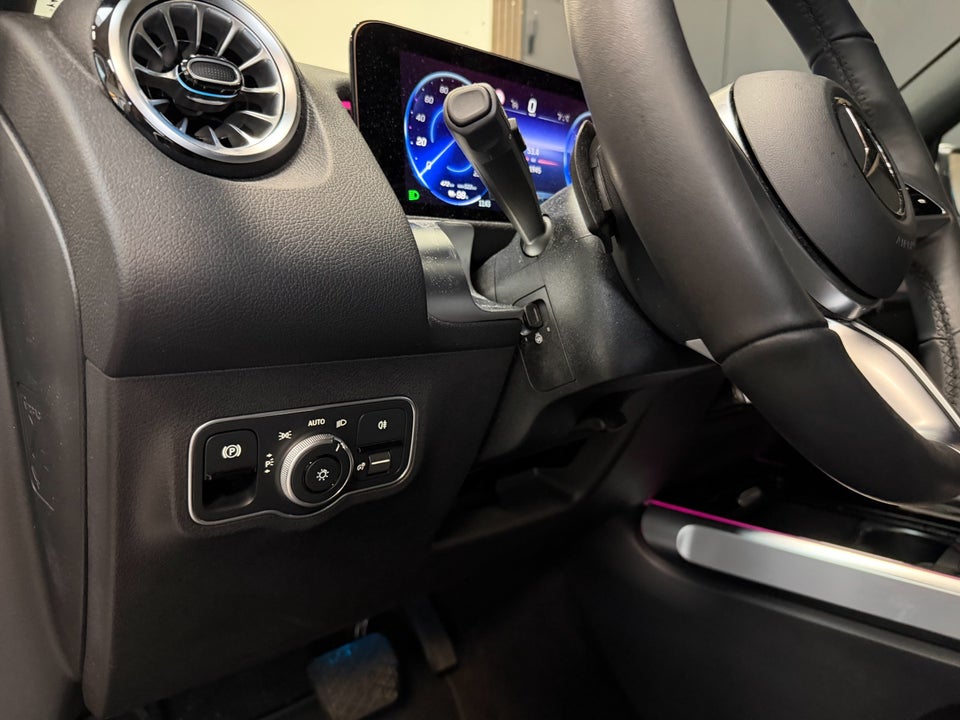 Mercedes EQB250+ Progressive 5d